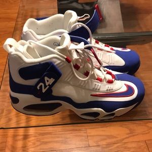 It’s Griffy Max Red white and blue